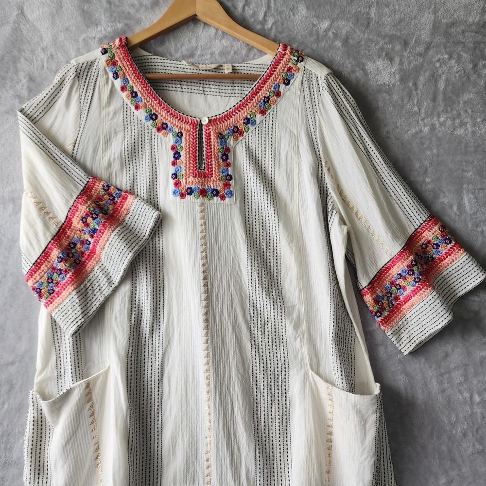 Soft Surroundings Top Womens Size XL Embroidered Floral Bell Sleeve Shirt Pocket